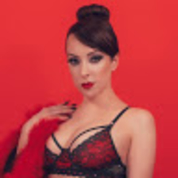 Meet your Posher, Abby - Picture 1 of 1